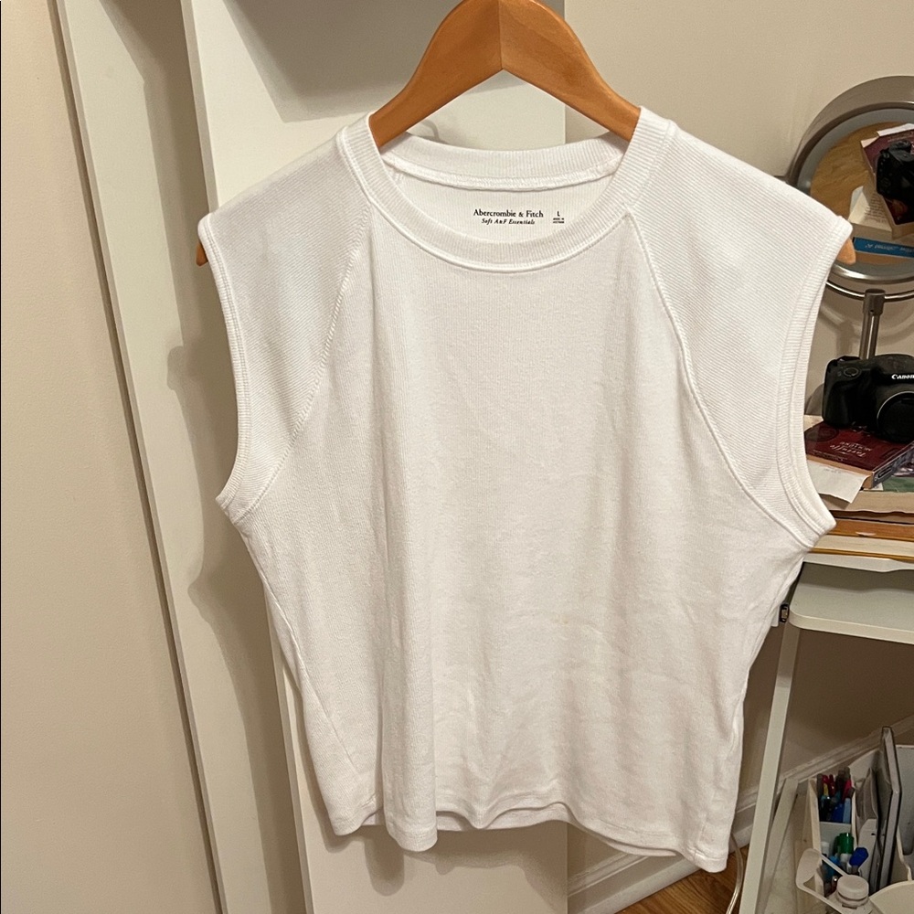 Abercrombie & Fitch Soft AF Tank L NWOT